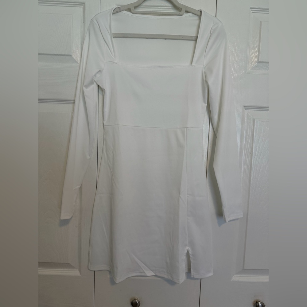 Simple White Long Sleeve Mini Dress